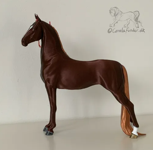 Jument American Saddlebred « Lady Pyrite » par Carola Funder / Cheval miniature