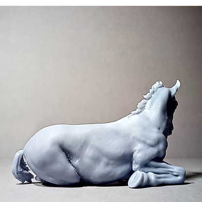 Hermès couché (poulain Suffolk Punch) par Animal den miniatures