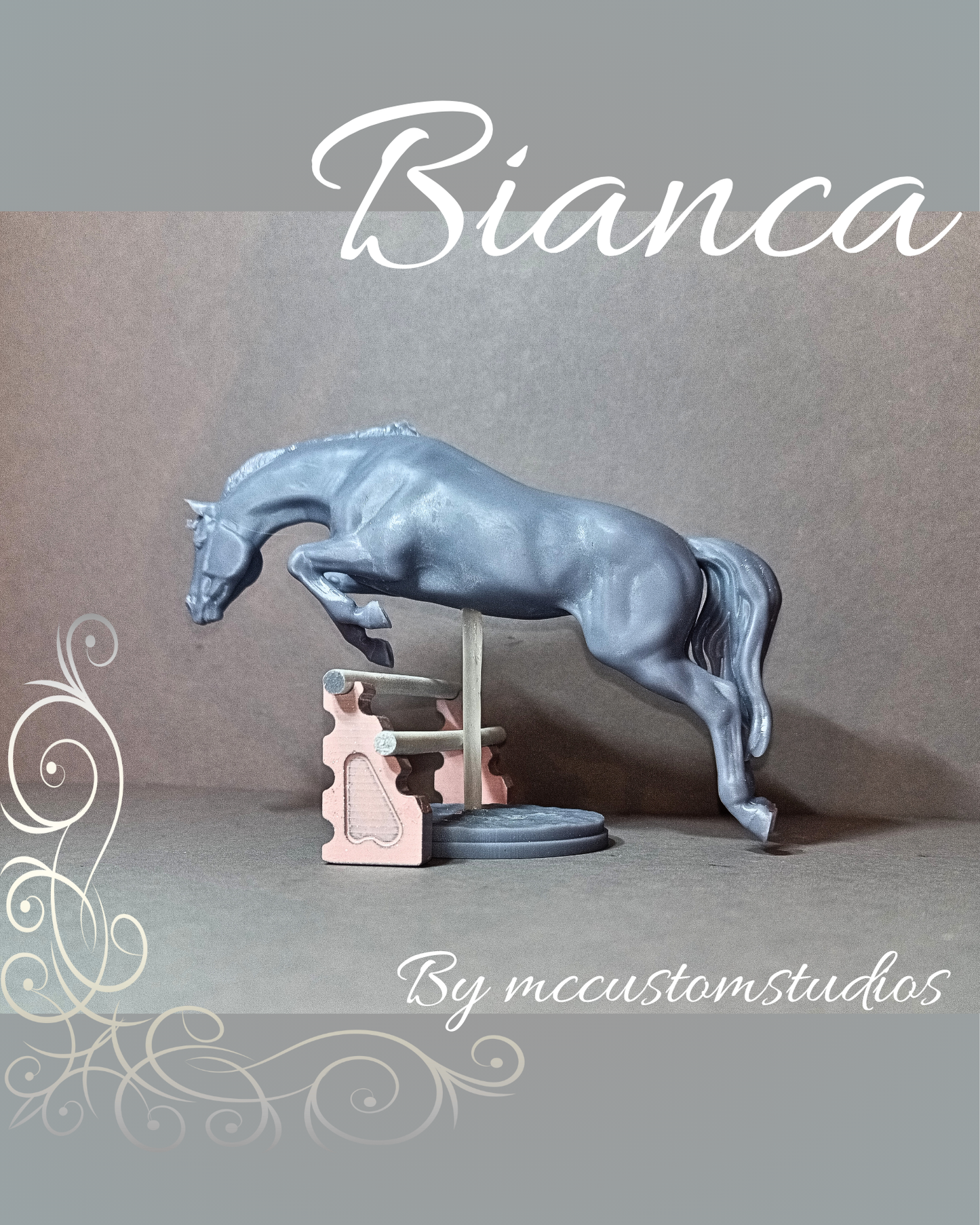 Bianca de mccustomstudio / En collaboration avec mccustomstudio