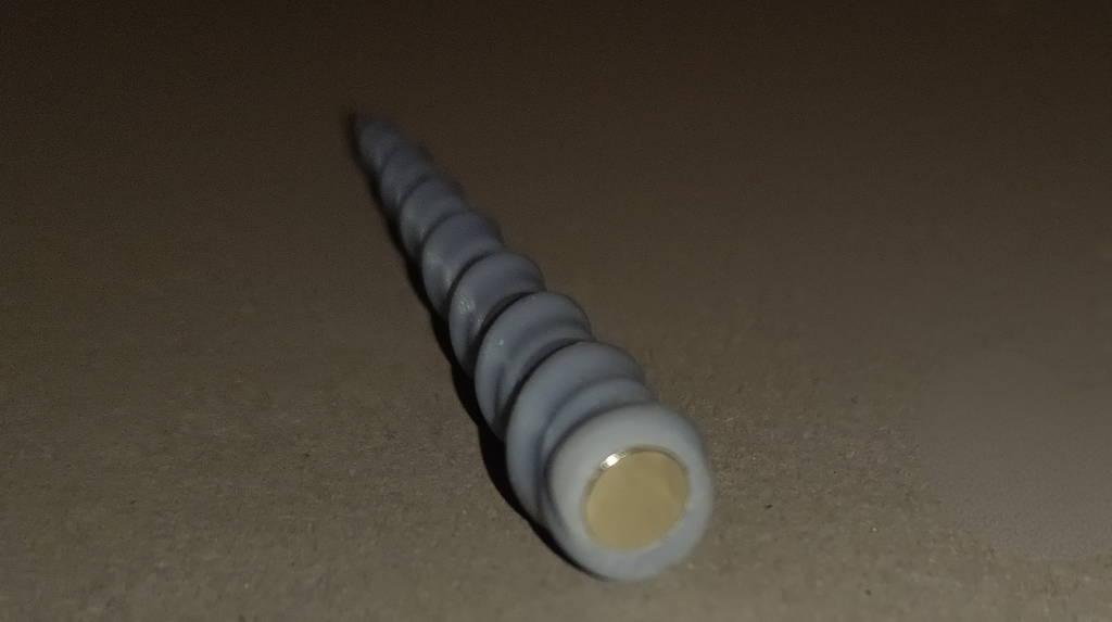 Corne de licorne imprimée en 3D avec aimant