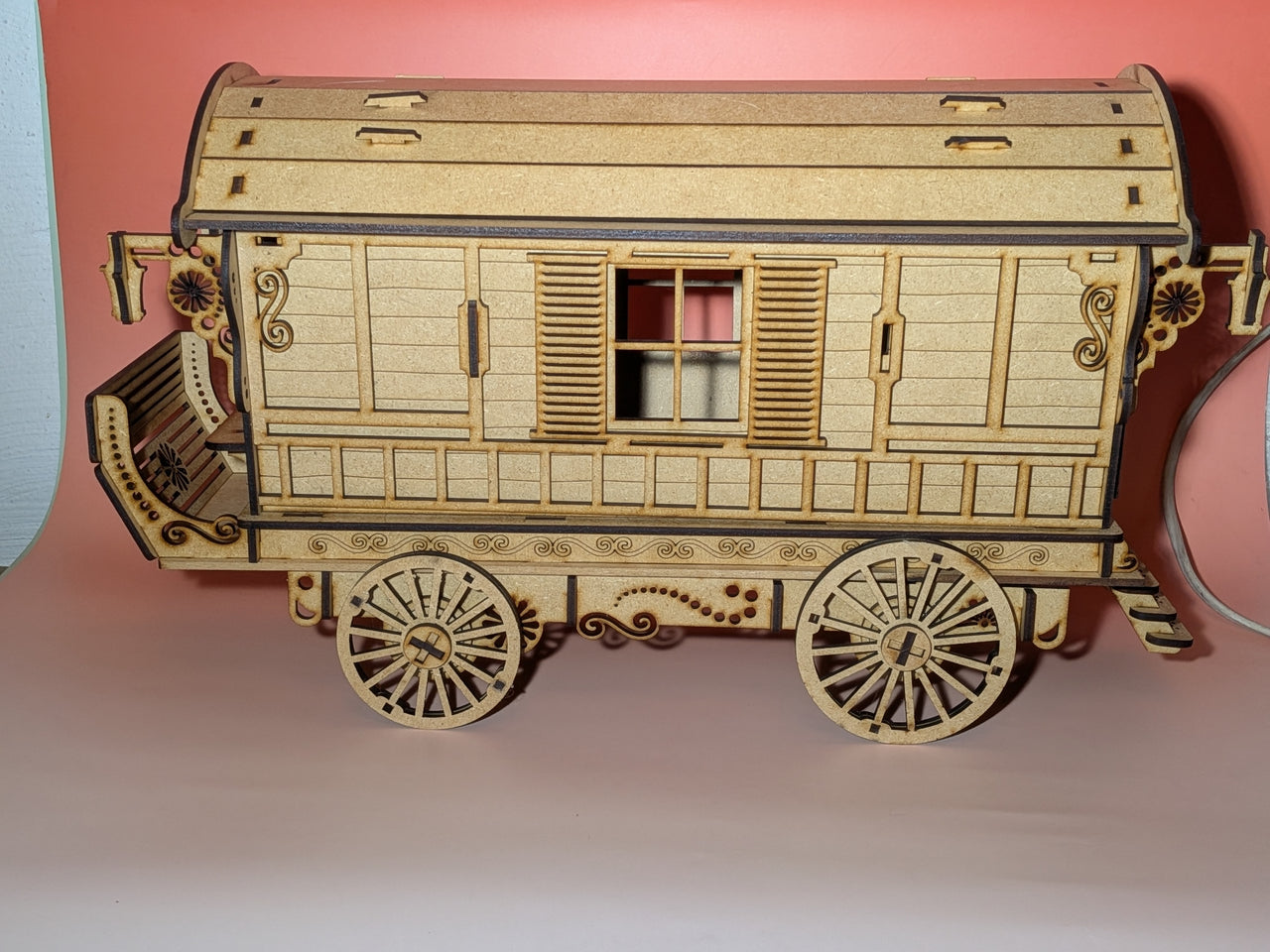 Beweglicher Gypsy Wagen / Holzbausatz für Dioramen