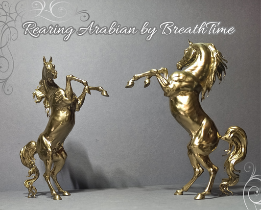 Eine Steigende Araber Figur in  Gold