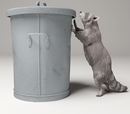 Raton laveur debout devant une poubelle par Animal den miniatures
