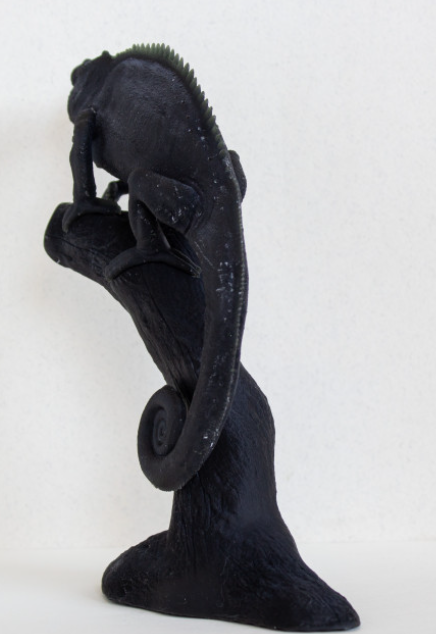Chameleon auf Ast von Animal den miniatures