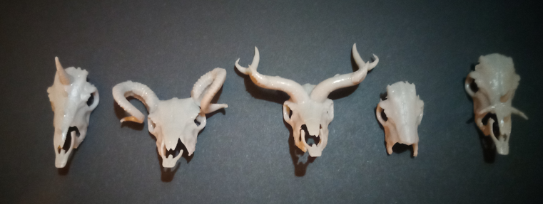 Skull masks for model horses / Exclusively available from us