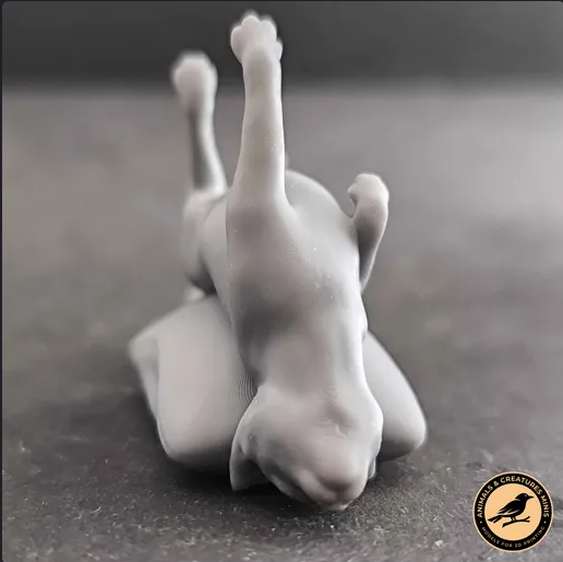 Katze liegt auf Kissen von Animals and Creatures minis als 3D Druck