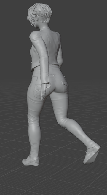 Femme en course V4 (Pose n° 34) / impression 3D en résine non peinte