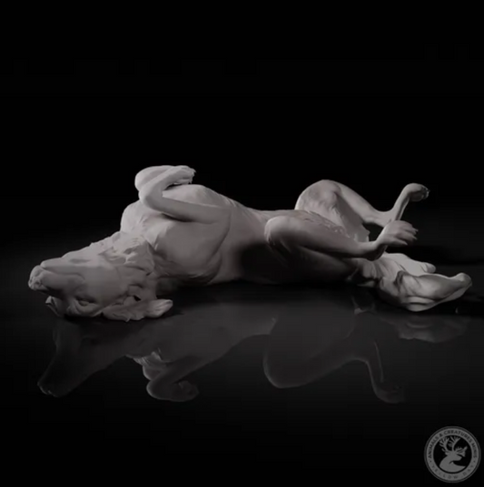 Labrador liegt auf Rücken / unbemaltes Resin Miniaturtier