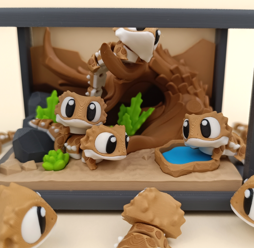 Flexi Geckos mit Zubehör von GOB3D / bunter FDM Druck
