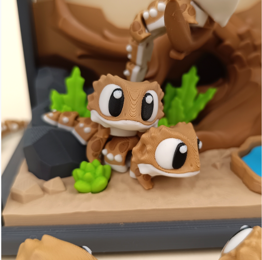 Flexi Geckos mit Zubehör von GOB3D / bunter FDM Druck