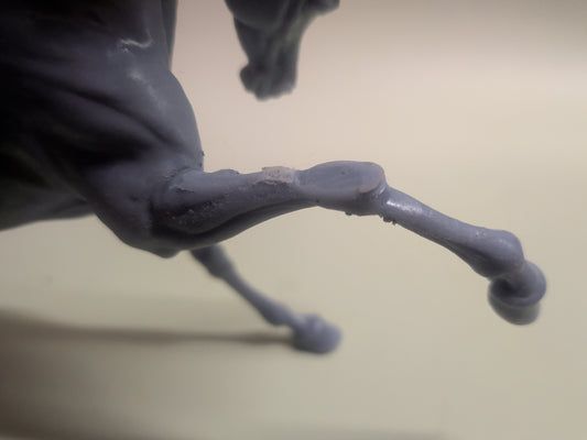 B-stock No. 35 Size 1:18, leg damage
