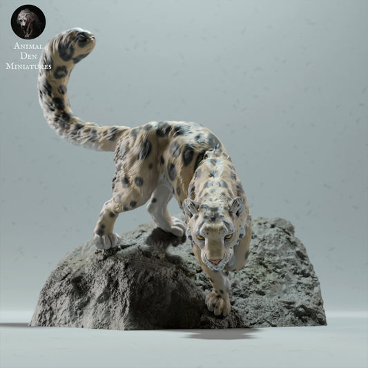 Léopard des neiges sur un rocher par Animal den miniatures